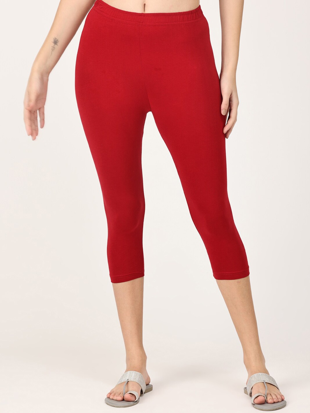 

Robinbosky Mid Rise Bio Washed Premium 4 Way Stretchable Capri Length Leggings, Red