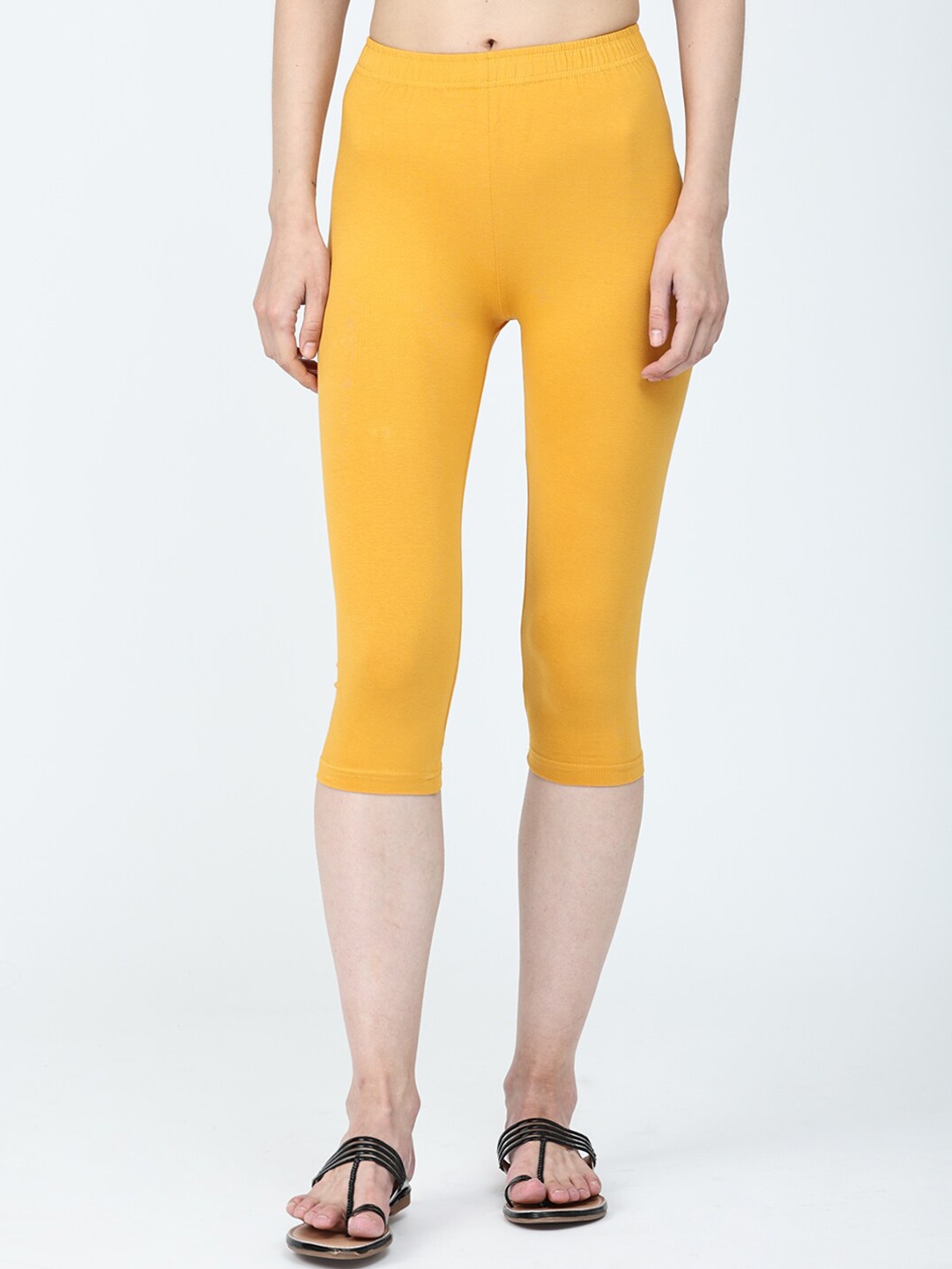 

Robinbosky Stretchable Three-Fourth Length Leggings, Yellow