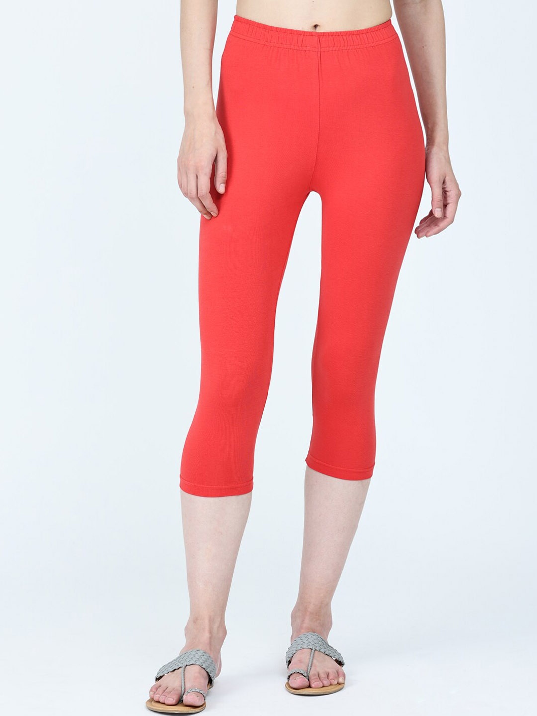 

Robinbosky Stretchable Capri Leggings, Red