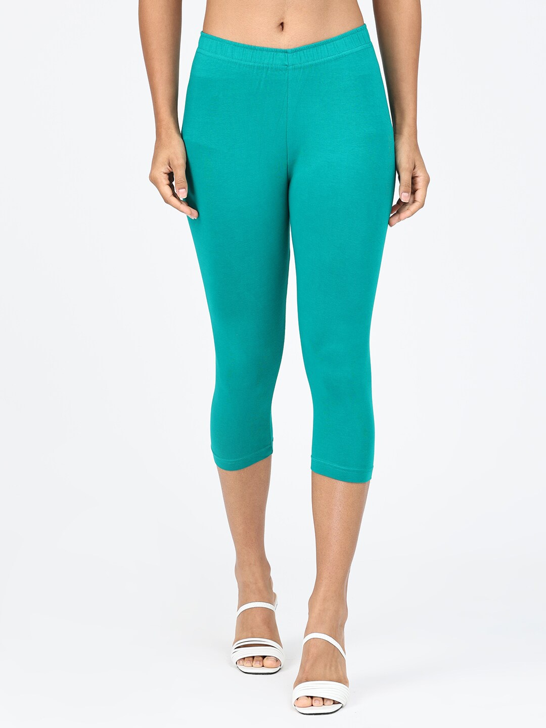 

Robinbosky Stretchable Three-Fourth Length Leggings, Green