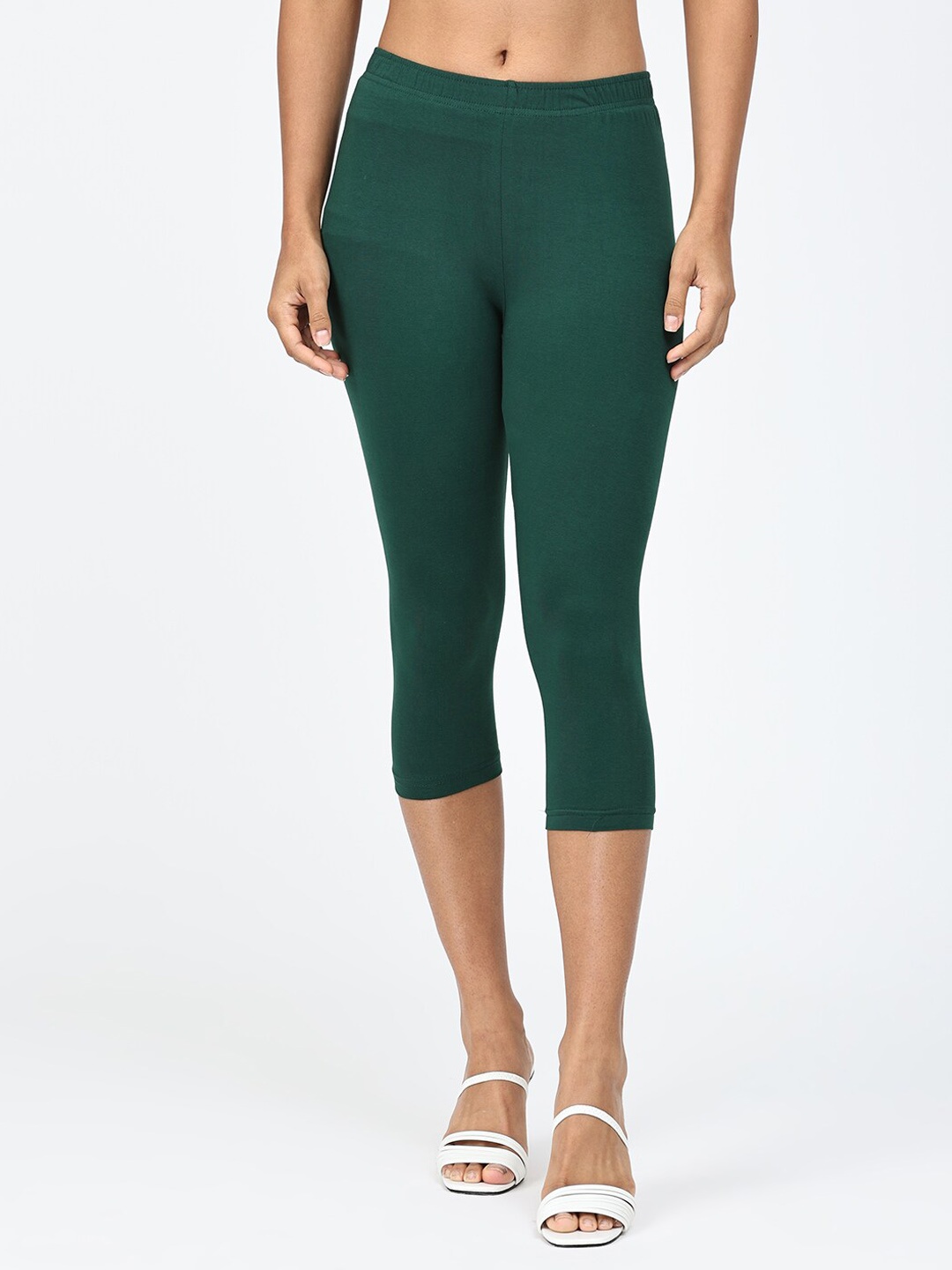 

Robinbosky Mid Rise Bio Washed Premium 4 Way Stretchable Capri Length Leggings, Green