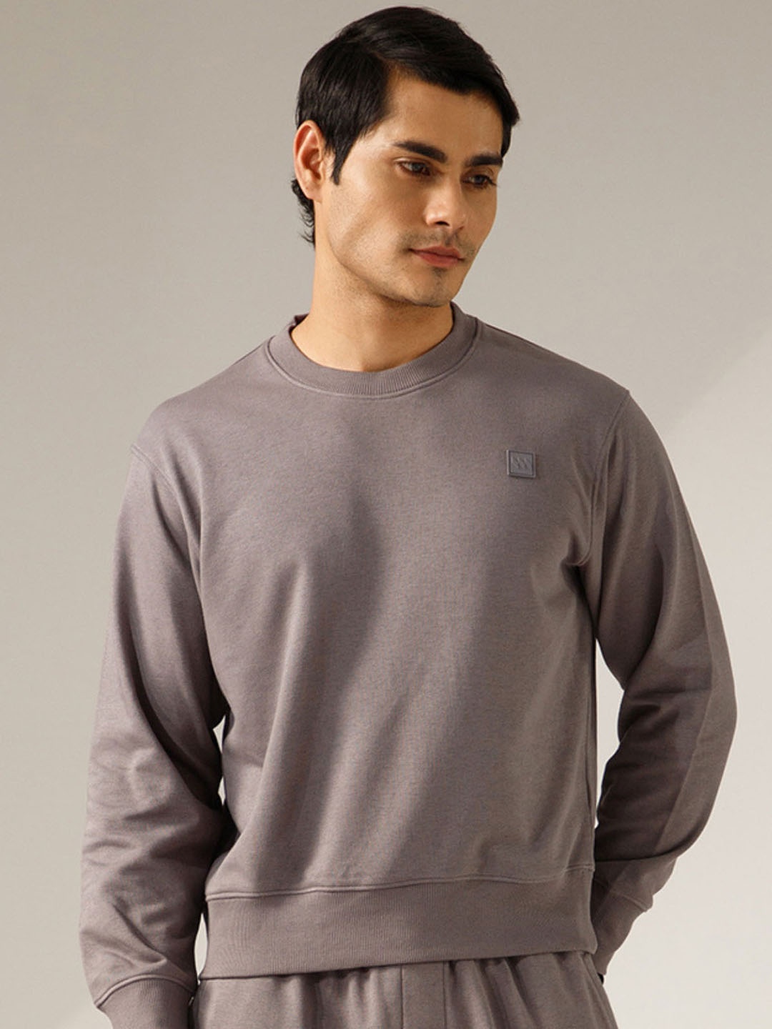 

MODERN CREW Ace Luxe Men Solid Relaxed Fit Sweatshirt, Grey