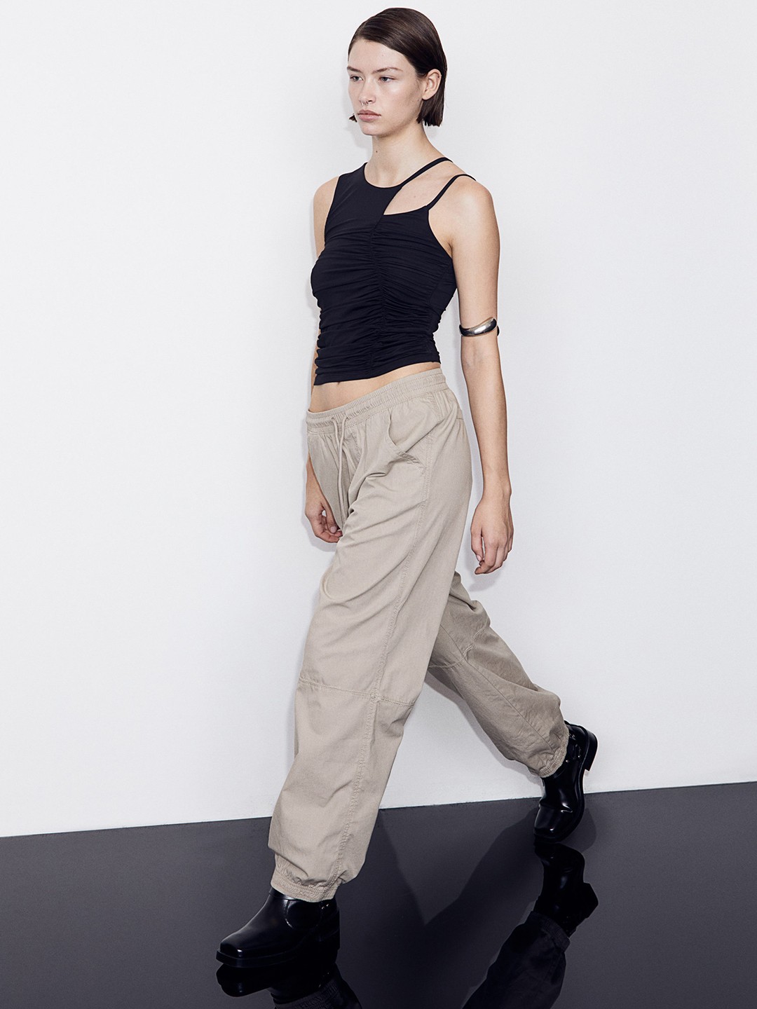 

H&M Women Pure Cotton Low-Waisted Pull-On Trousers, Beige