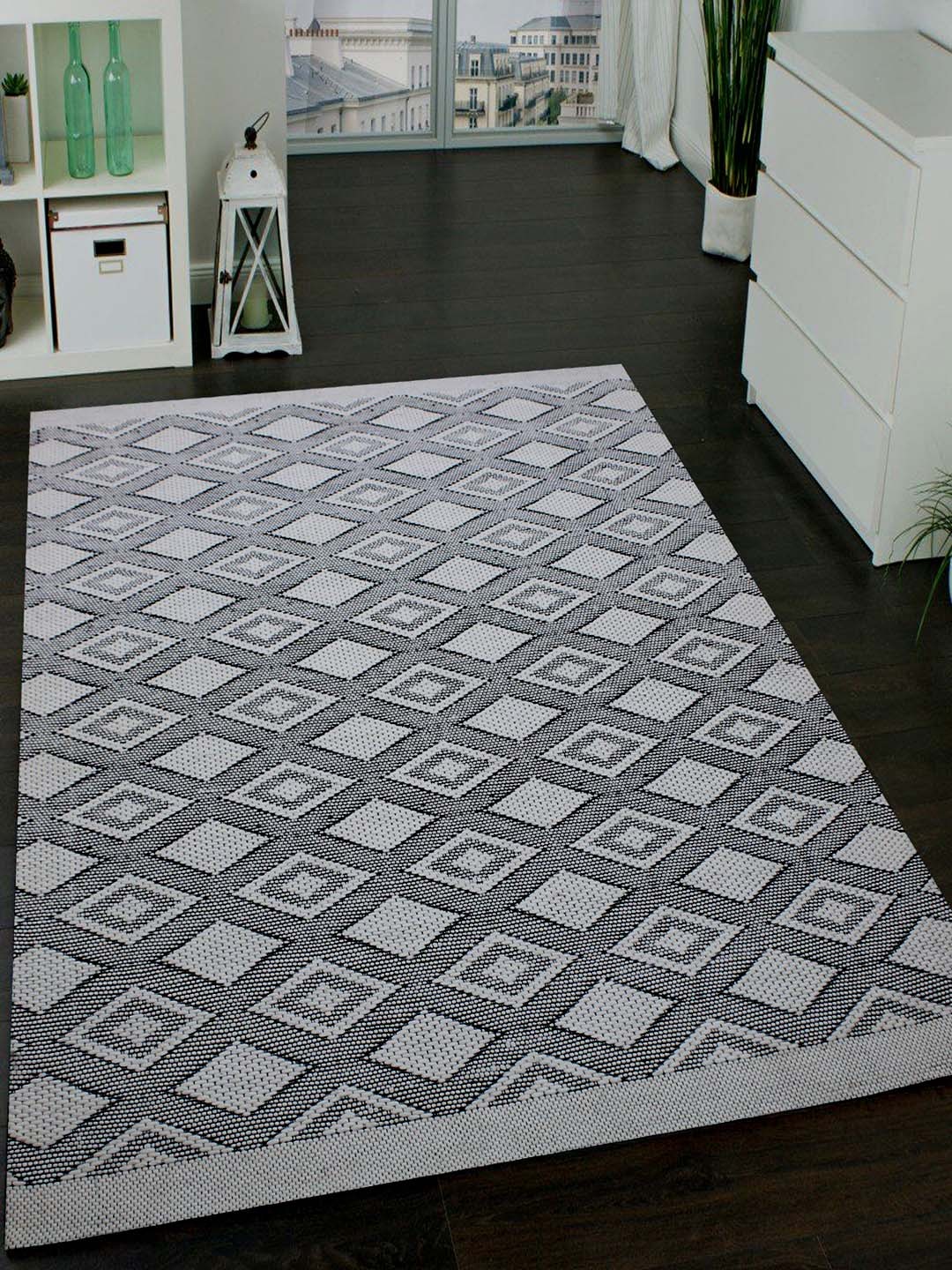 

MRIC White Geometric Handmade Woollen Carpet