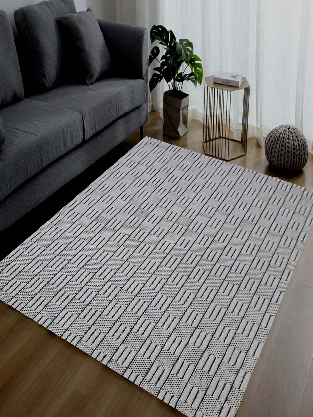 

MRIC White Geometric Handmade Woollen Carpet