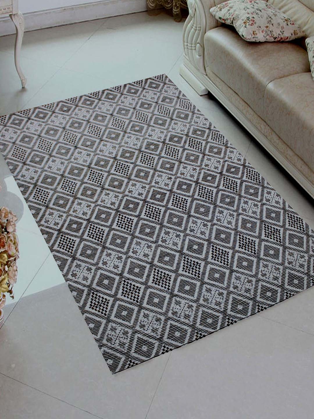 

MRIC White Geometric Handmade Woollen Carpet