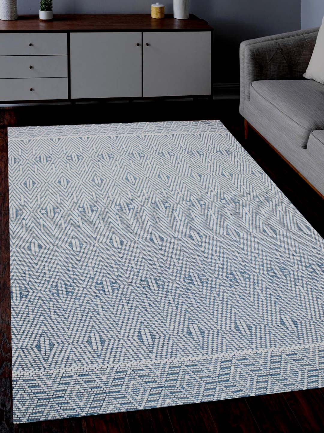 

MRIC White Geometric Handmade Woollen Carpet