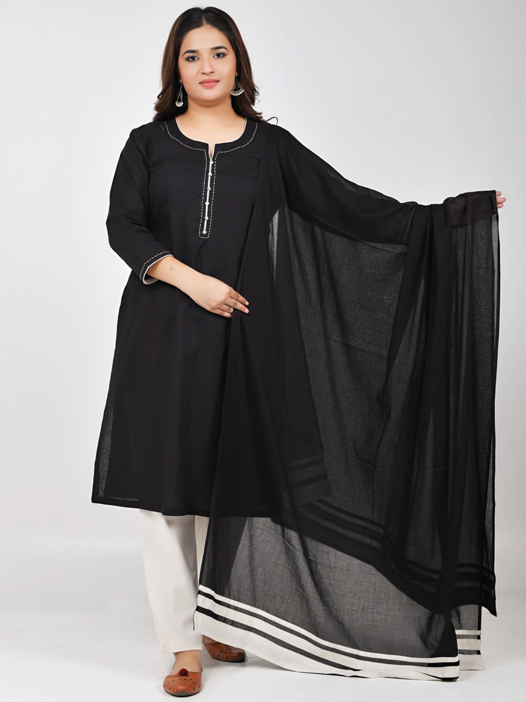 

Jaipuriya Fab Private Limited Regular Pure Cotton Kurta With Trousers & Dupatta, Black
