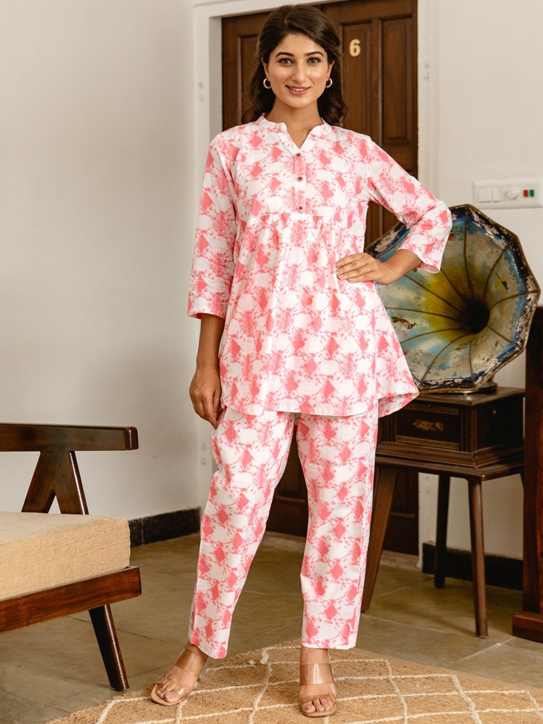 

Jaipuriya Fab Private Limited Abstract Printed Pure Cotton Kurta with Trousers, Pink