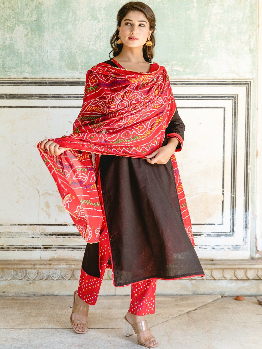 

Jaipuriya Fab Private Limited Round Neck Straight Kurta & Pyjamas With Dupatta, Black