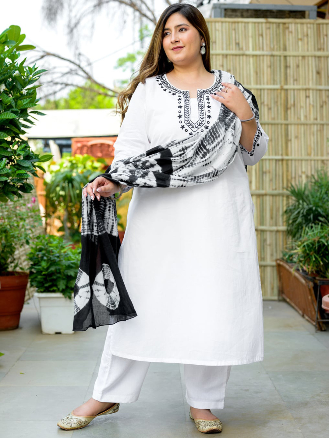 

Jaipuriya Fab Private Limited Plus Size Yoke Design Straight Kurta With Pyjamas & Dupatta, White