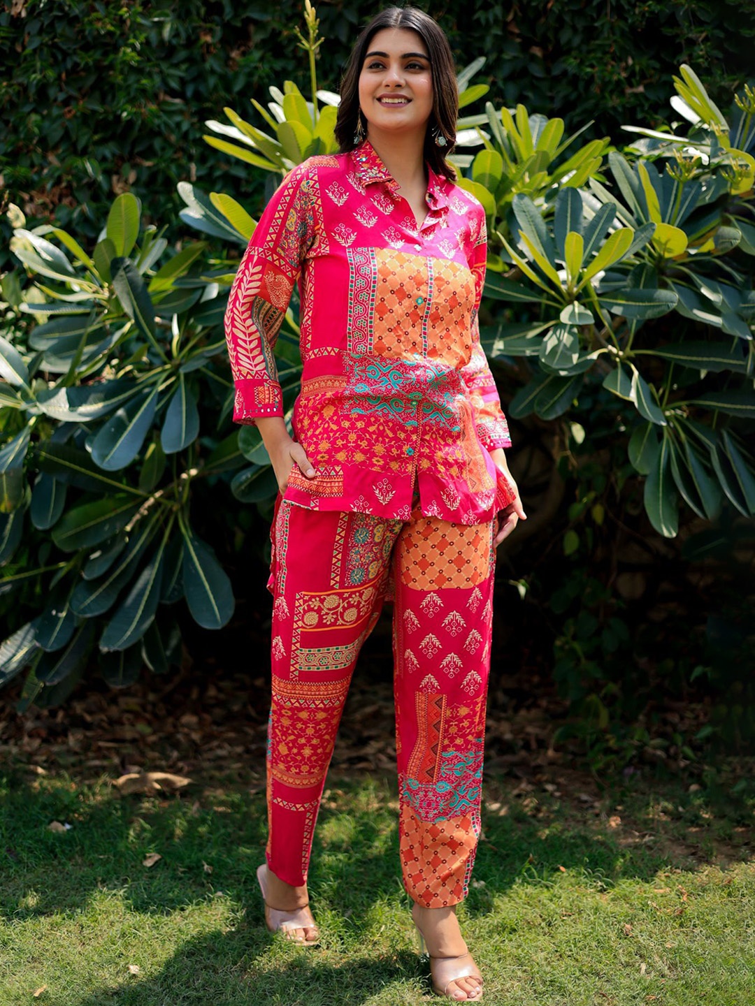 

KALINI Ethnic Motifs Printed Shirt Collar High Low Kurta & Trouser, Pink