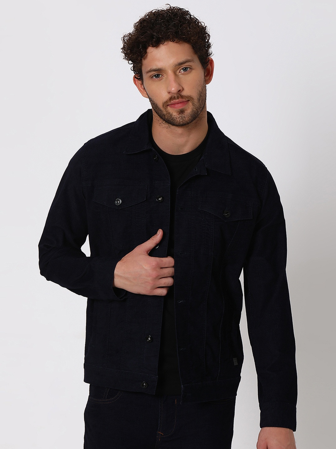 

Mufti Men Spread Collar Denim Jacket, Navy blue