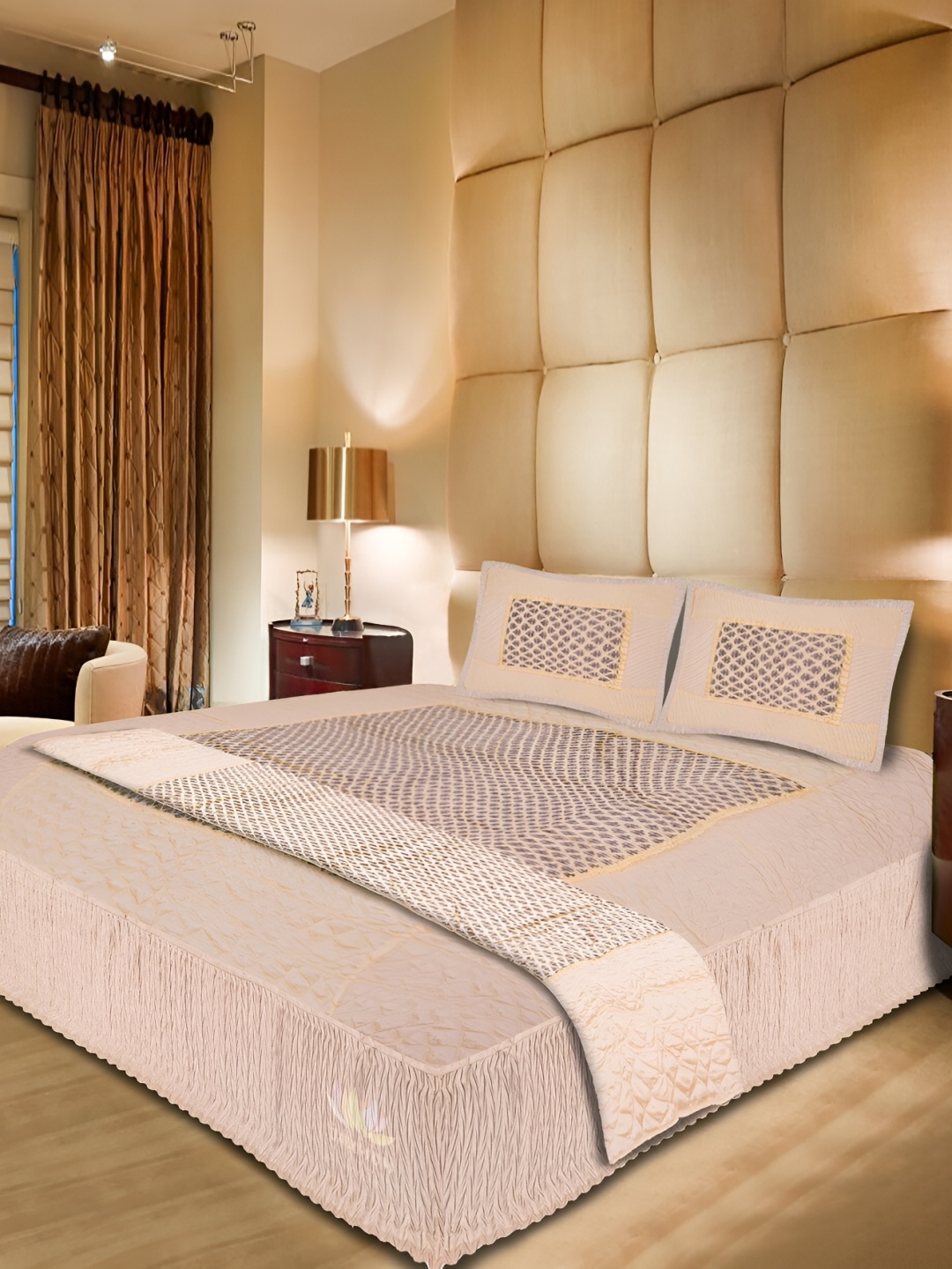 

Jaxmom Cream Ethnic Motifs Satin Finish Cotton 4 Piece Double King Superfine Bedding Set