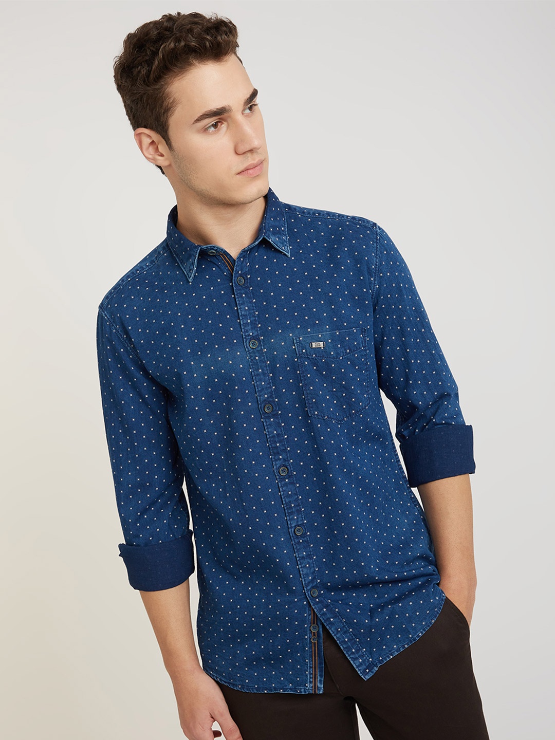 

Parx Slim Fit Micro Ditsy Printed Pure Cotton Casual Shirt, Blue