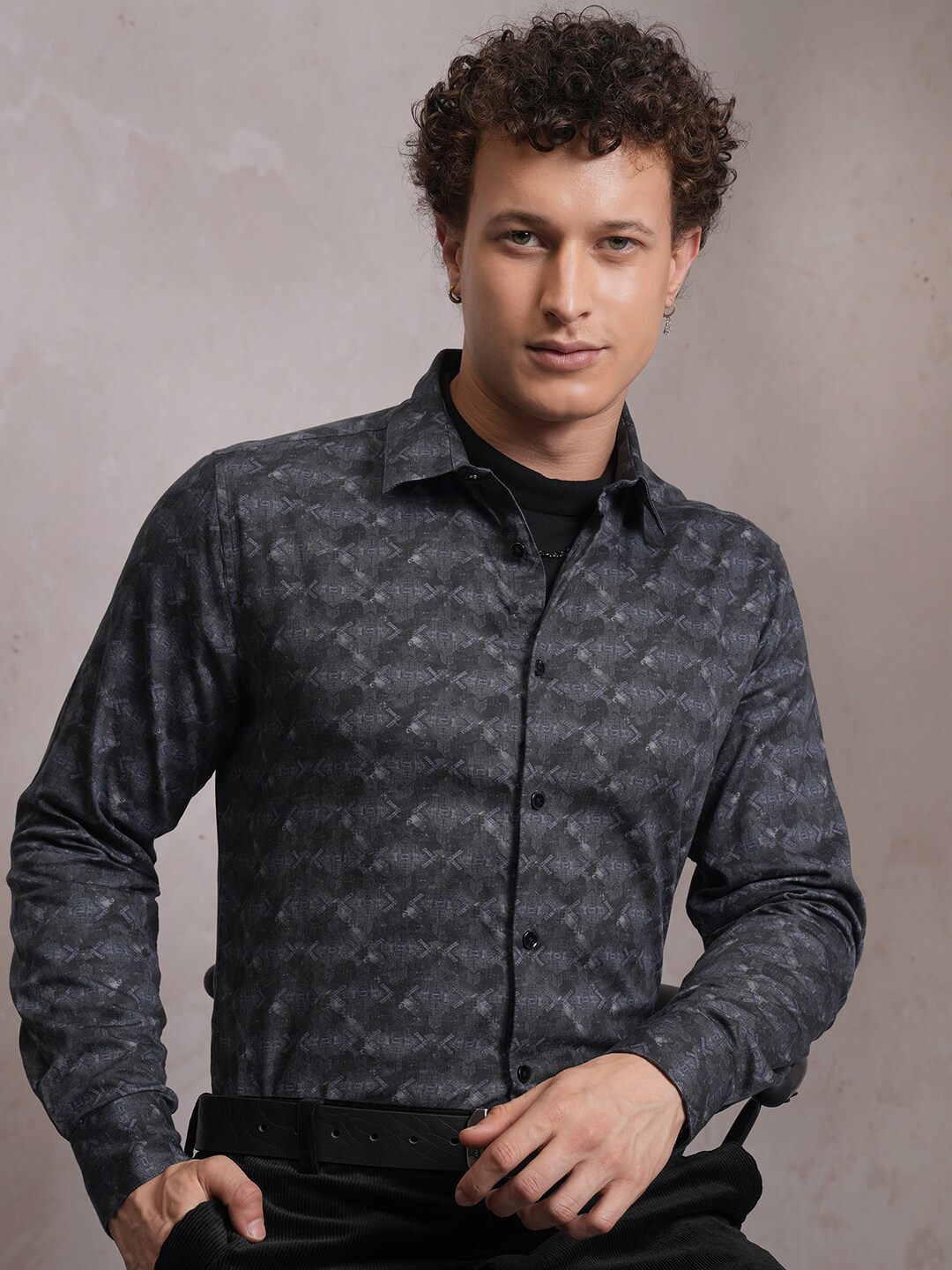 

LOCOMOTIVE Luxe Satin Printed Party Shirt, Black