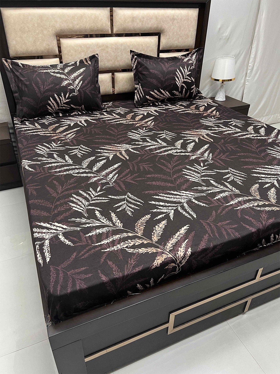 Pure Decor Amulya Brown Floral 240 TC Queen Bedsheet With 2 Pillow Covers