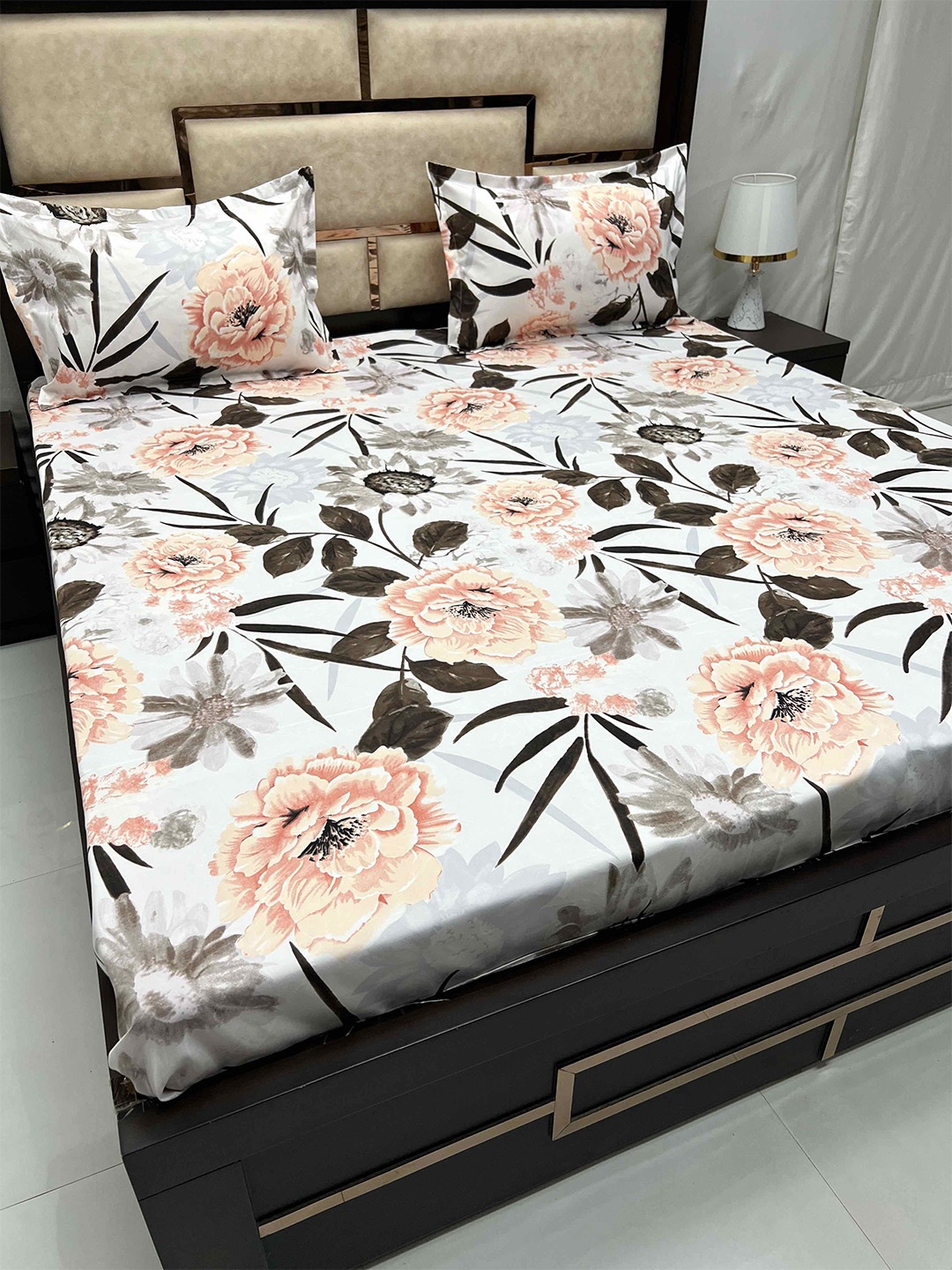 

Pure Decor Amulya White& Orange Floral Cotton 240 TC Queen Bedsheet with 2 Pillow Covers