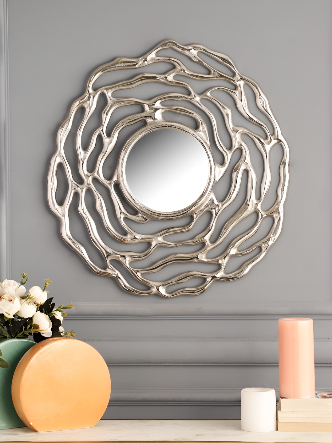 

Decor de Maison Katz Silver Toned Round Shape Metal Wall Mirror