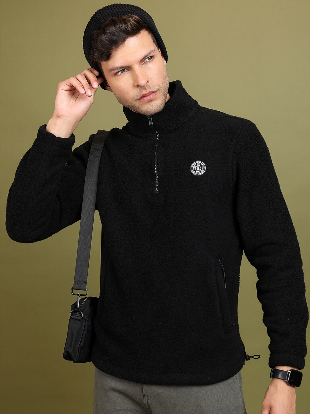 

HIGHLANDER Mock Collar Sweatshirt, Black