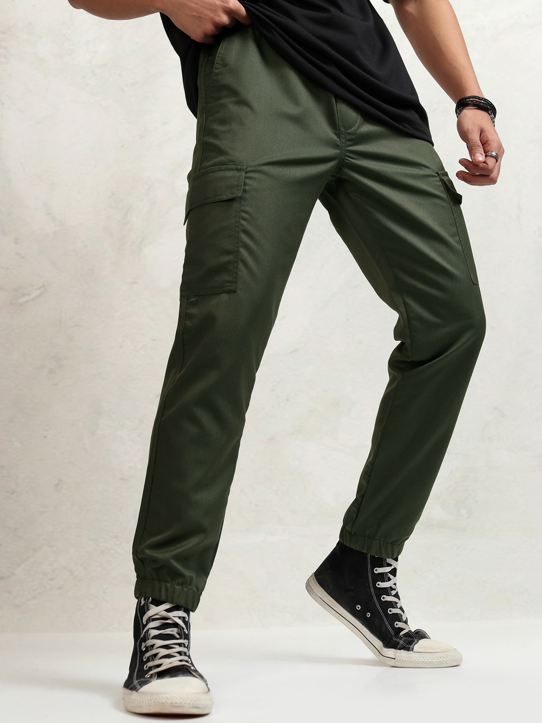 HIGHLANDER Men Cargo Style Joggers