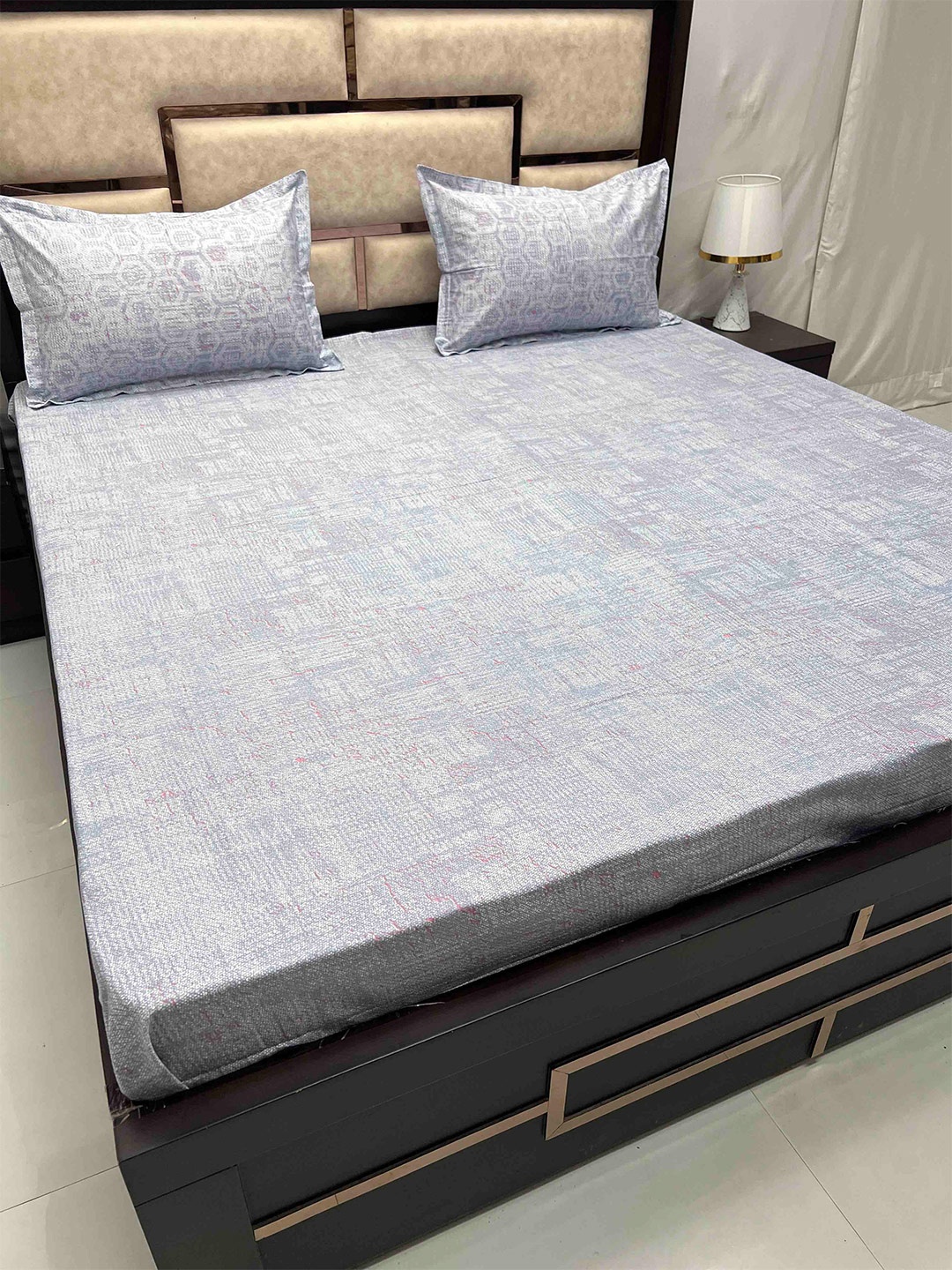 

Pure Decor Lifestyle Grey Abstract Cotton 330 TC Super King Bedsheet With 2 Pillow Covers, Blue