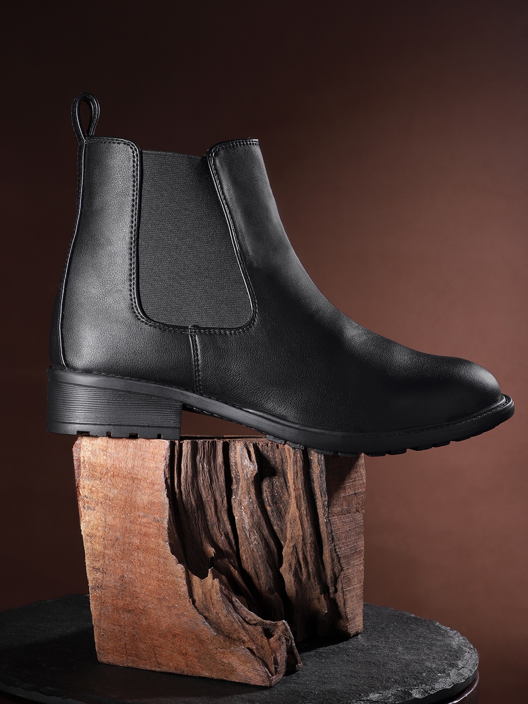 

The Roadster Lifestyle Co. Women Mid-Top Chelsea Boot, Black