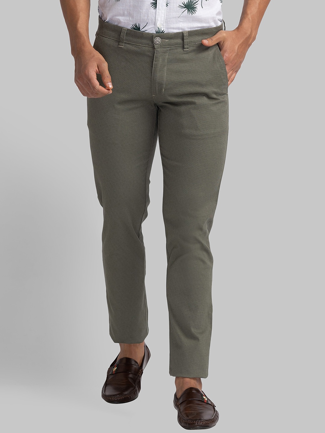 

Parx Men Textured Tapered Fit Easy Wash Trousers, Green