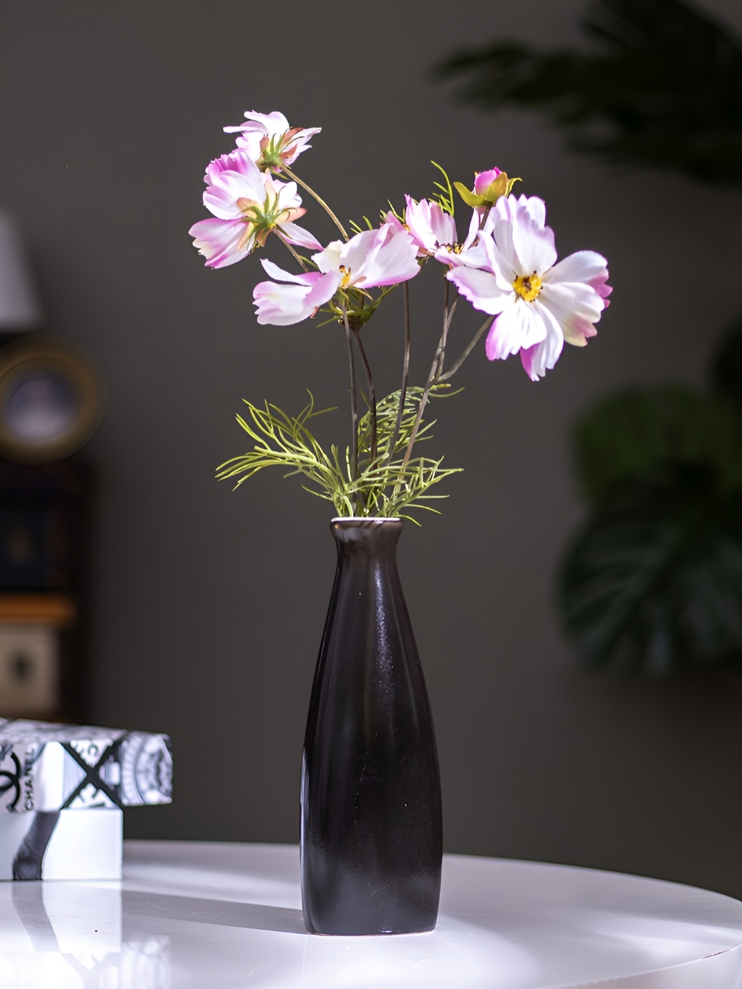 

The Decor Lane Modern Decorative Black Ceramic Flower Vase