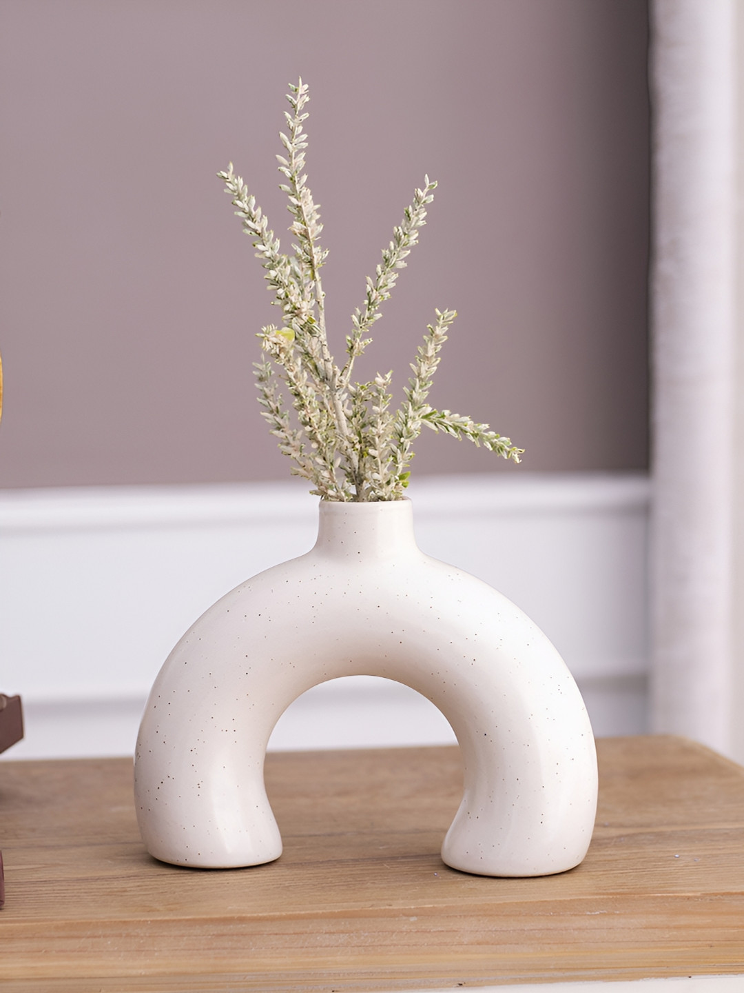 

The Decor Lane Off White Ceramic Flower Vase