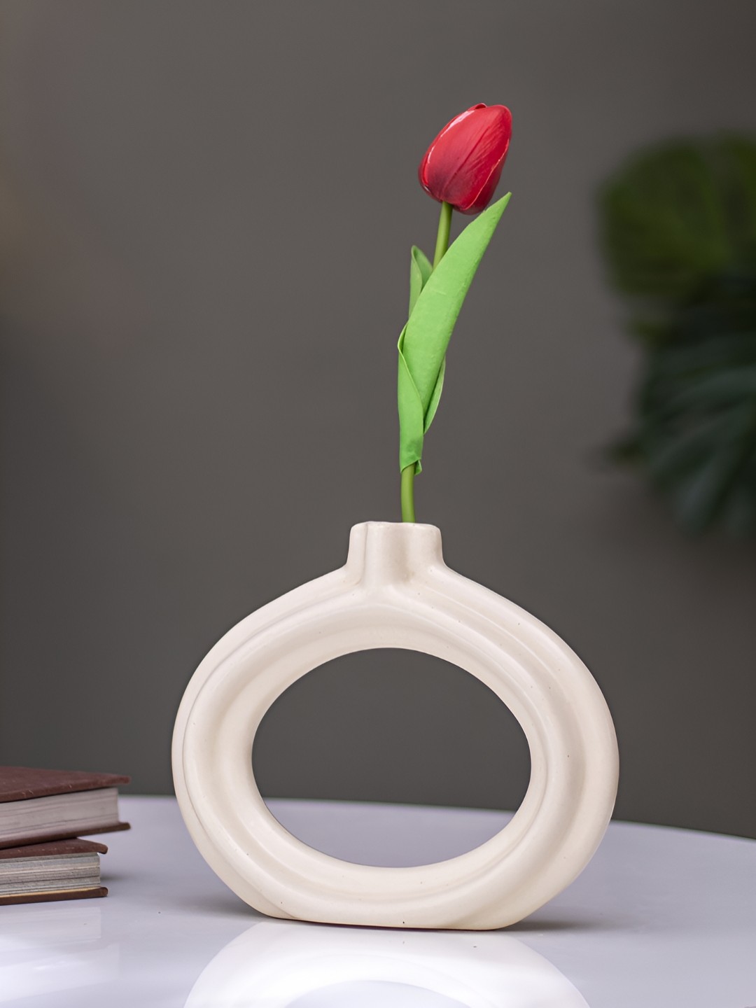 

The Decor Lane Off White Ceramic Flower Vase