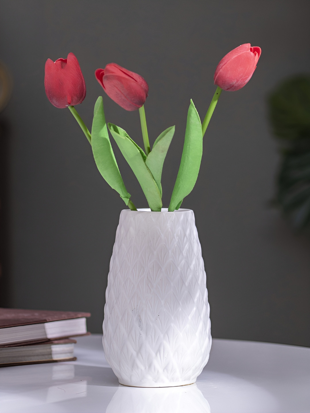 

The Decor Lane White Ceramic Flower Vase