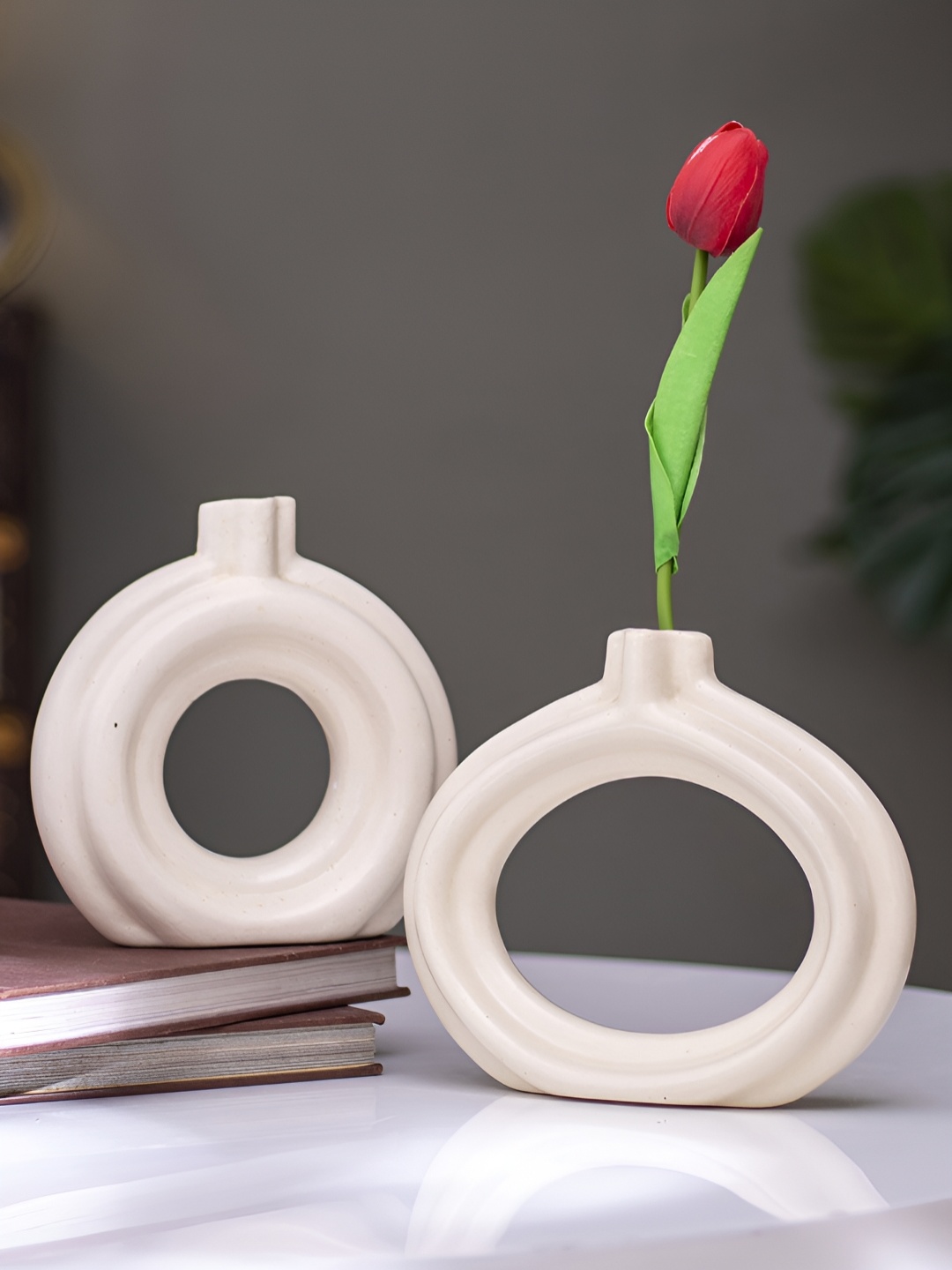 The Decor Lane Off White Ceramic Flower Vase