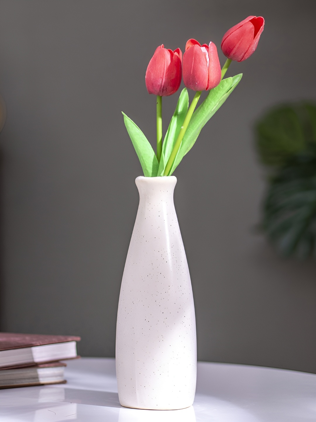 

The Decor Lane Ceramic Flower Vases, Off white