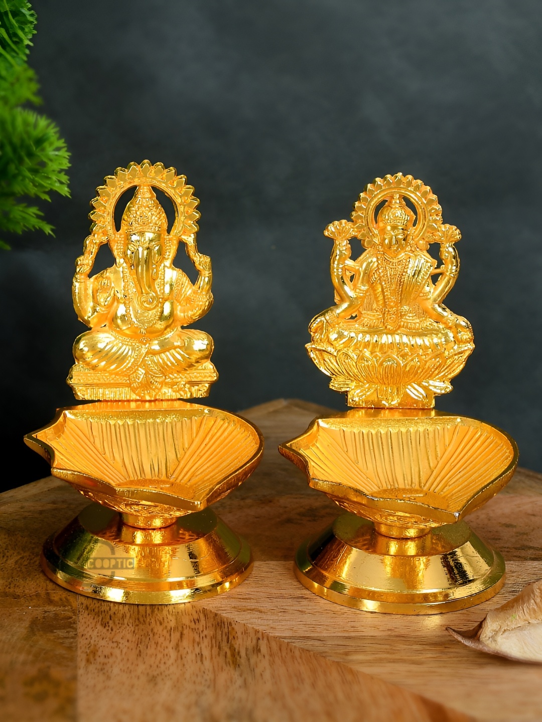 

COOPTIC Gold-Toned 1 Candle