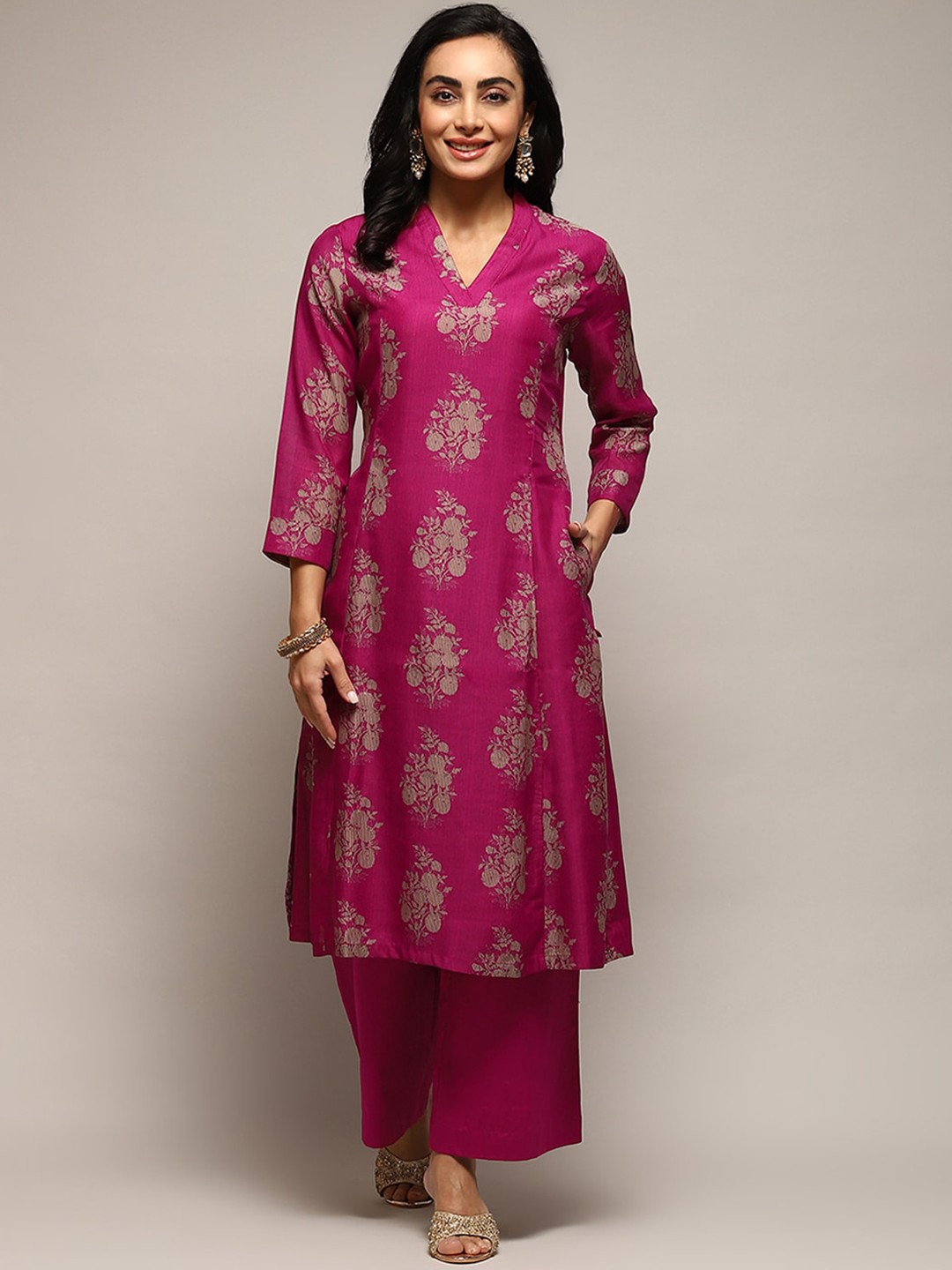 

Biba Ethnic Motifs Printed V-Neck A-Line Kurta with Palazzos, Magenta