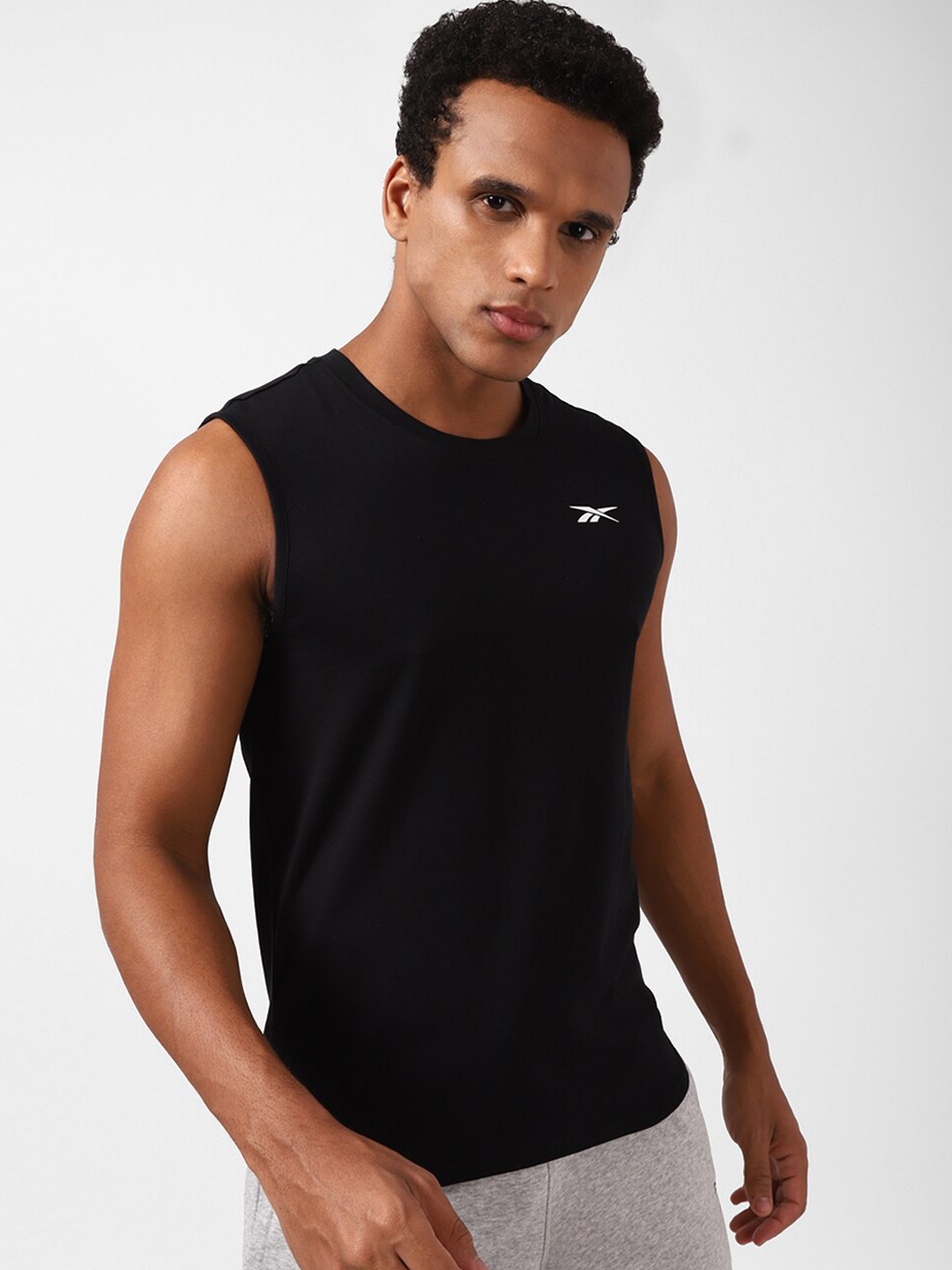 

Reebok Sleeveless Yg Tank Innerwear Vests, Black