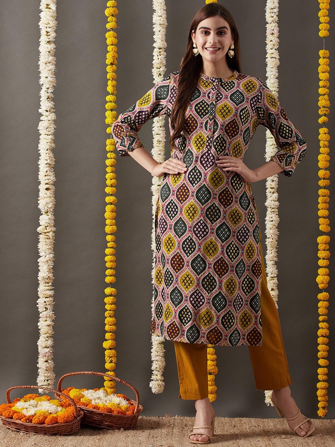 

FASHOR Ethnic Motifs Printed Mandarin Collar Straight Kurta, Black