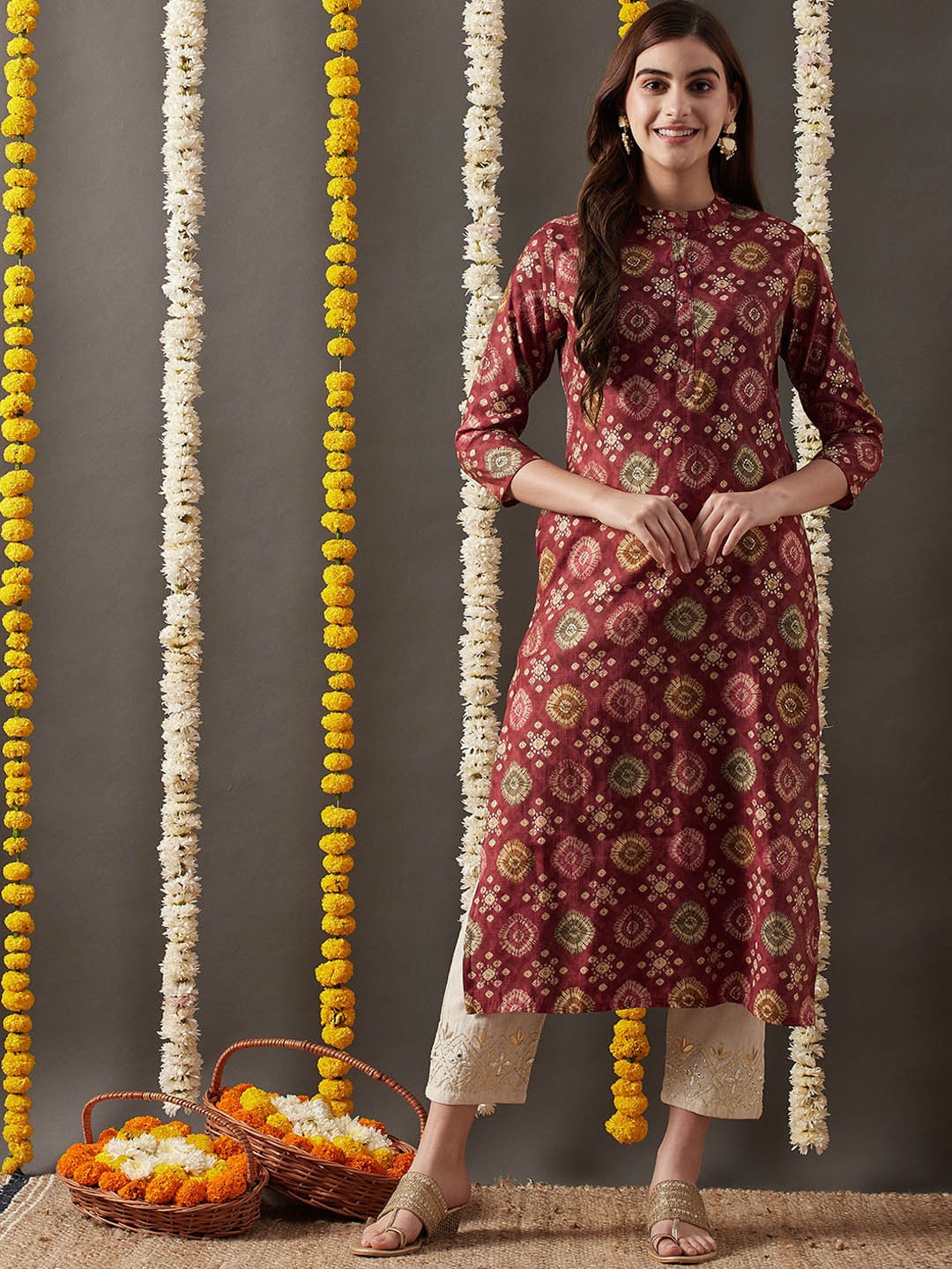 

FASHOR Ethnic Motifs Printed Mandarin Collar Silk Straight Kurta, Maroon