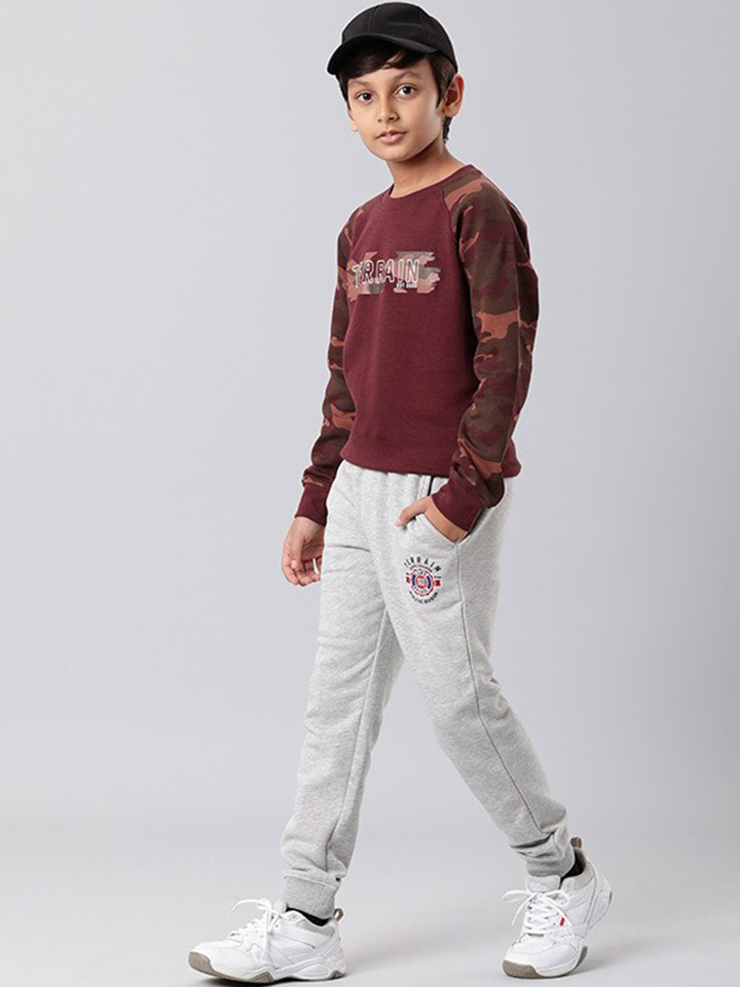 

Indian Terrain Boys Printed Joggers, Grey