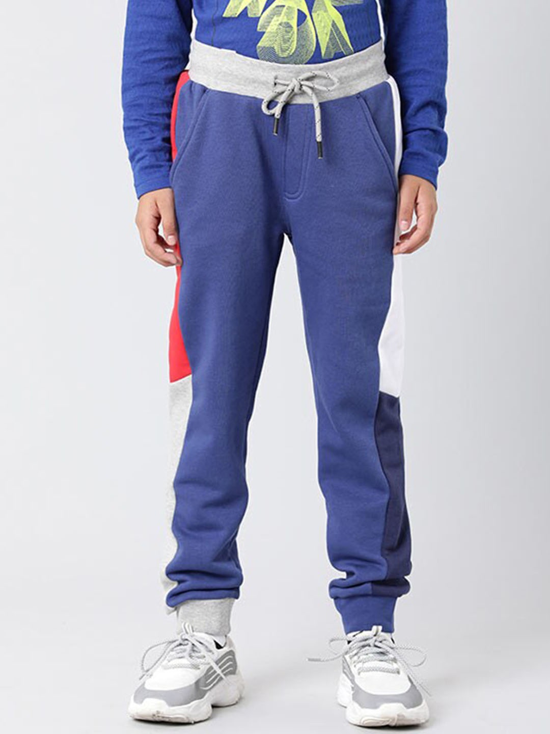 

Indian Terrain Boys Colourblocked Mid-Rise Joggers, Blue
