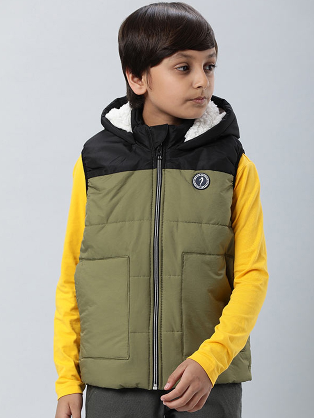 

Indian Terrain Boys Colourblocked Lightweight Padded Jacket, Green