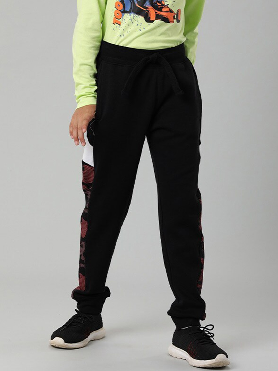 

Indian Terrain Boys Colourblocked Jogger, Black
