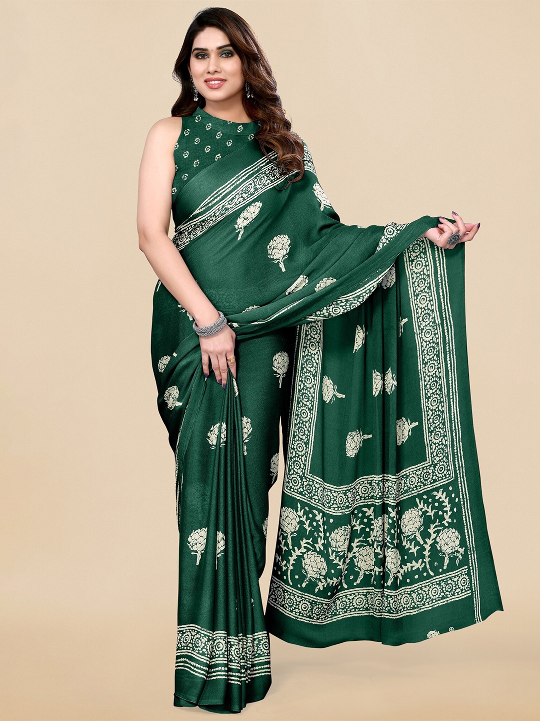 

MIRCHI FASHION Floral Printed Saree, Green