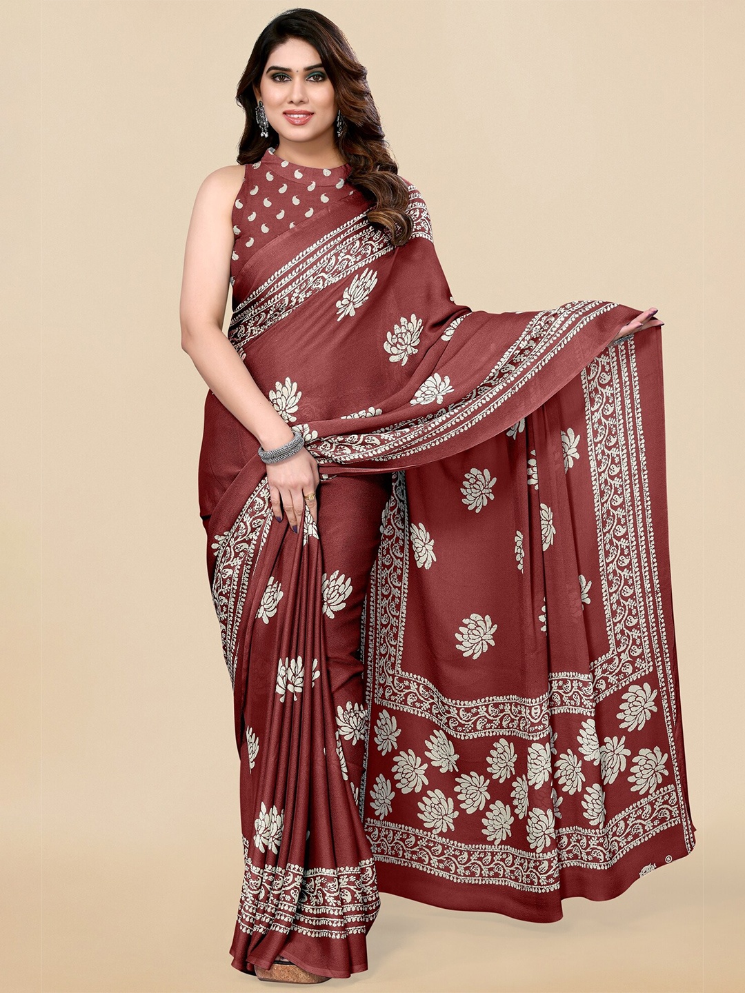 

MIRCHI FASHION Maroon & White Batik Printed Poly Chiffon Saree