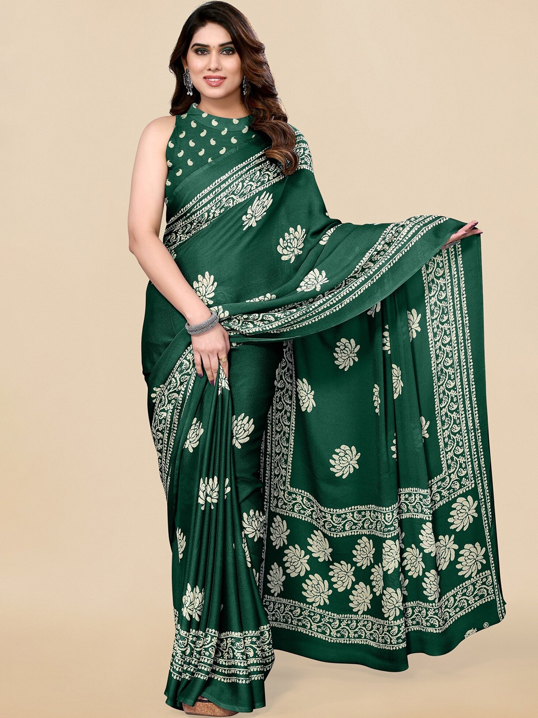 

MIRCHI FASHION Floral Printed Saree, Green