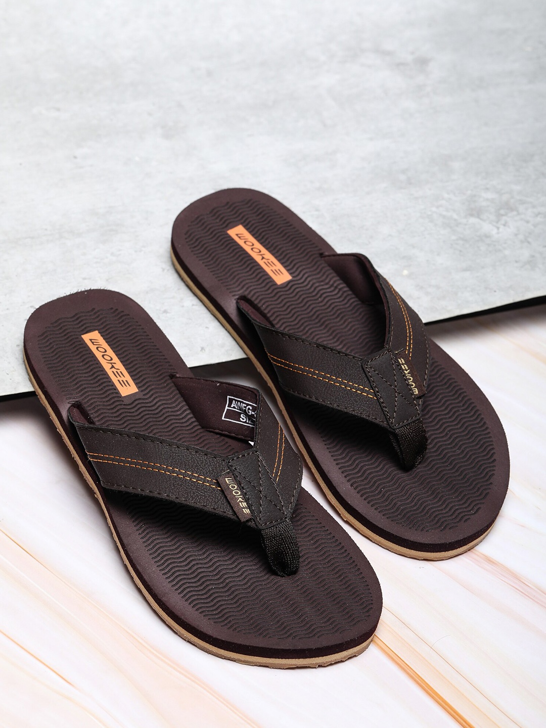 

ABROS Men Textured Fabric Thong Flip-Flops, Brown