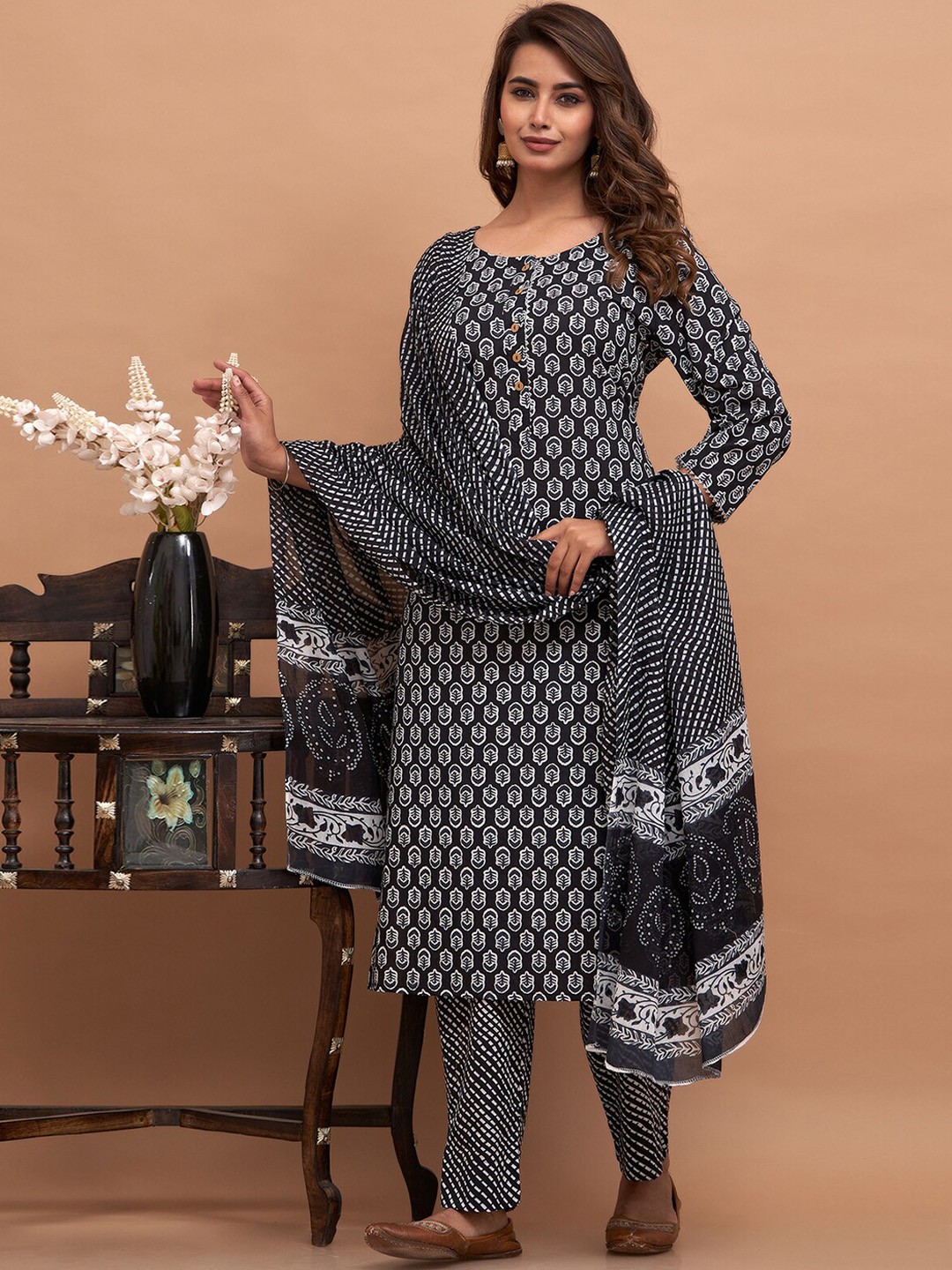 

STYLUM FAB Floral Printed Regular Pure Cotton Kurta With Trouser & Dupatta, Black