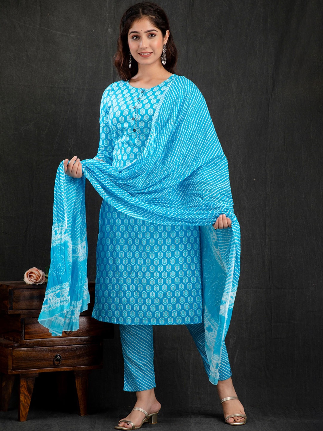 

STYLUM FAB Floral Printed Regular Pure Cotton Kurta With Trousers & Dupatta, Blue