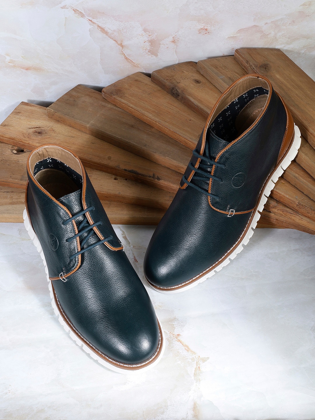 

Jack Rebel Men Textured Leather Mid-Top Desert Boots, Navy blue